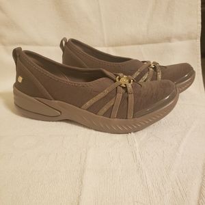 Bzees niche size 6 brown
